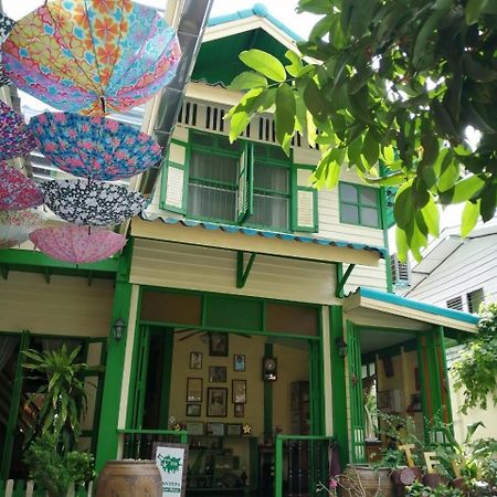 バンコク都 バーン テパ ブティック ハウス Bed & Breakfast エクステリア 写真