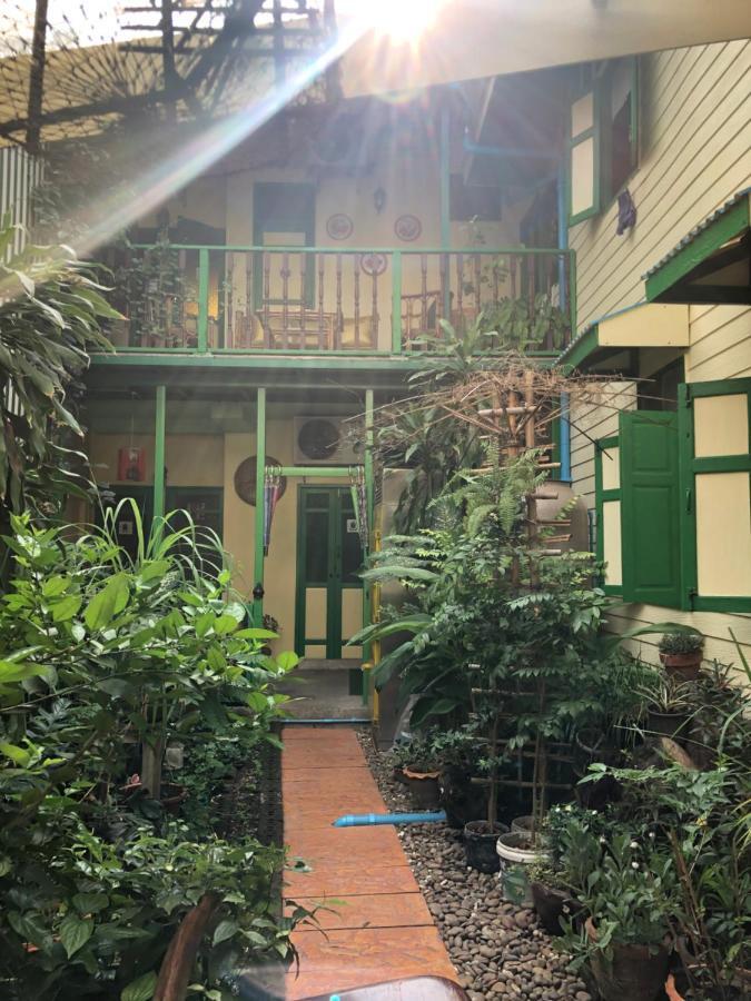 バンコク都 バーン テパ ブティック ハウス Bed & Breakfast エクステリア 写真